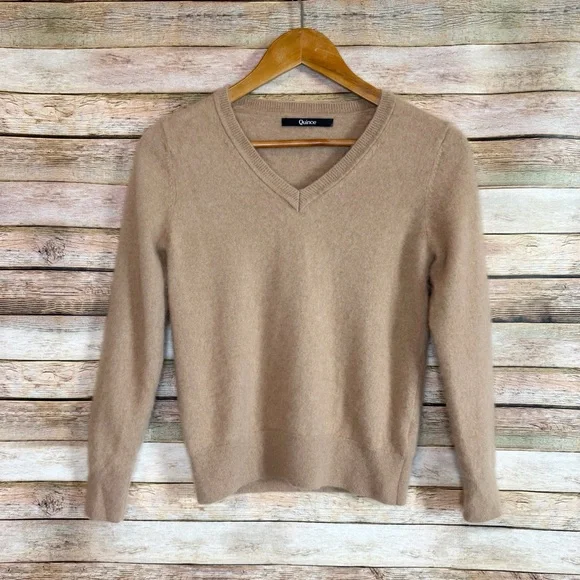 Quince Women's Camel Tan 100% Cashmere V Neck Pullover Sweater Size Small - Picture 1 of 10